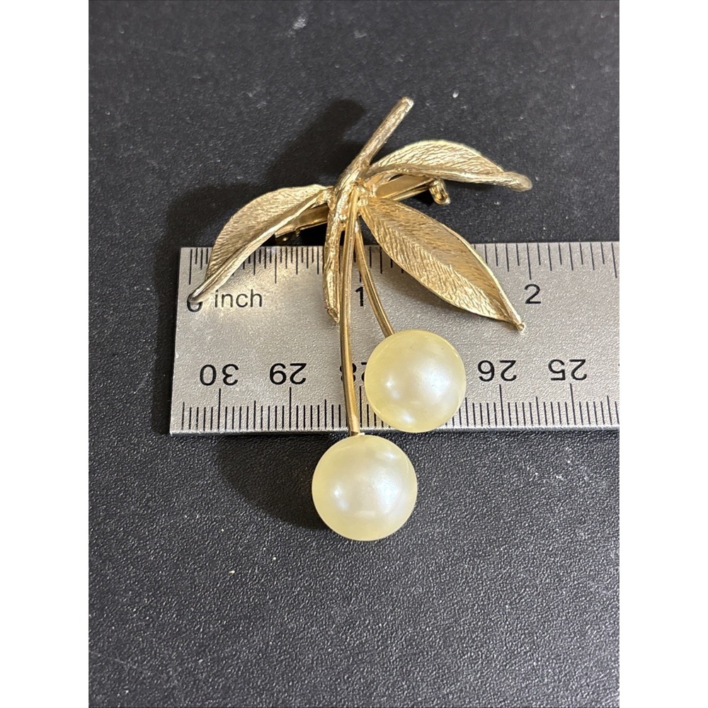 Vintage Art Deco Floral Brooch Faux Pearls Gold Tone 2.75" X  2" PB2 - Picture 3 of 4